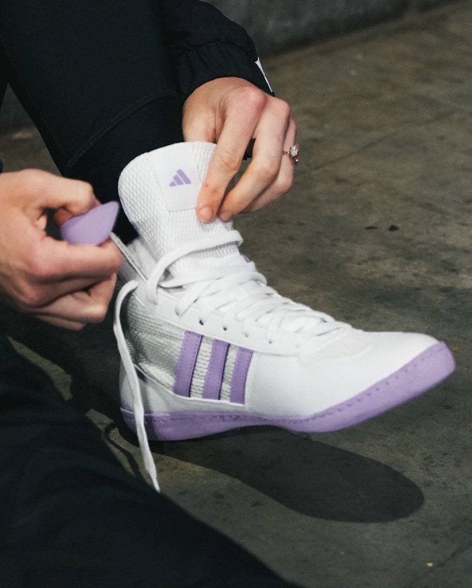 The first-ever women’s wrestling shoe from adidas has landed: the Combat Speed 4 in White and Lavender. Ultra-light, breathable, and made to move.

Shop: adidaswrestling.com/products/235-c…

#Wrestling #CombatSpeed #wrestlingshoes #TeamAdidas #WomensWrestling #wrestlelikeagirl