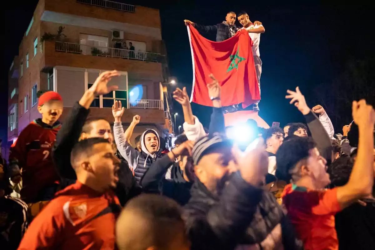 🇪🇸🇲🇦 | Los marroquíes son el colectivo más implicado en violaciones grupales en España. Les siguen en el ranking rumanos y ecuatorianos.

Los extranjeros están involucrados en el 43,3% de las violaciones en grupo registradas en nuestro país. Los marroquíes lo están en el 9,5%.