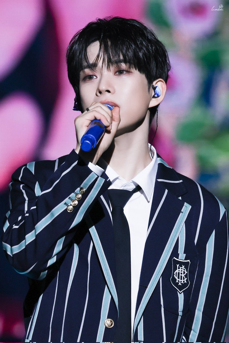 kimoingS2's tweet image. 와장창콘 중콘 상엽인 진짜 뭘까... 얼굴이 ㄱ미쳤어...
사실 난 얼빠였다고 엉엉 울면서 인정하게 되는 얼굴임