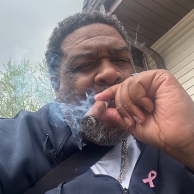Coach_KMarshall's tweet photo. #NewProfilePic https://t.co/tzVLAsriEQ