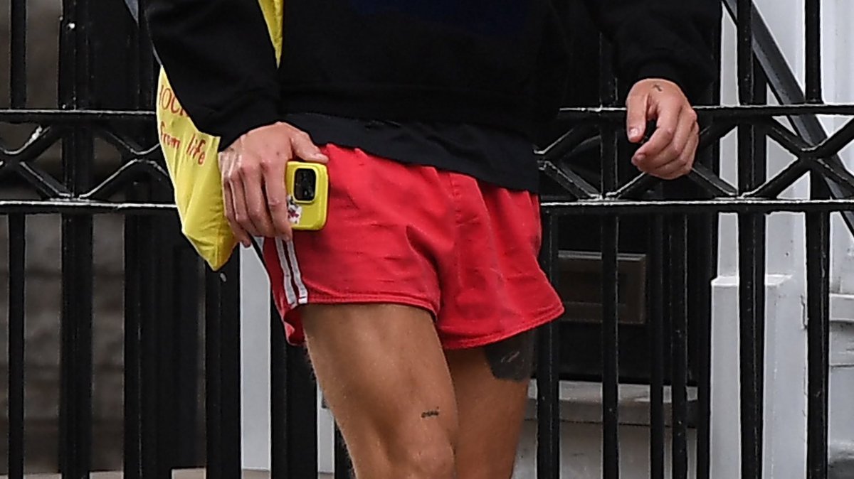 Sun28LS's tweet image. Os músculos do divo estão em dia