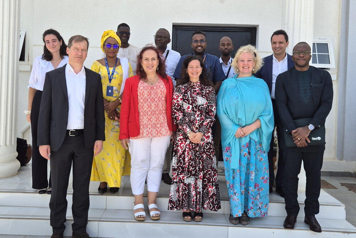 IOM Djibouti (@djiboutiiom) on Twitter photo L’OIM 🇩🇯, <a href="/WHODjibouti/">WHO Djibouti</a> & <a href="/UNICEFDjibouti/">UNICEF Djibouti</a> ont accueilli leur partenaire <a href="/gavi/">Gavi, the Vaccine Alliance</a> à Djibouti pour faire le point sur les avancées du programme et des activités menés ensemble. L’OIM 🇩🇯, <a href="/WHODjibouti/">WHO Djibouti</a> & <a href="/UNICEFDjibouti/">UNICEF Djibouti</a> ont accueilli leur partenaire <a href="/gavi/">Gavi, the Vaccine Alliance</a> à Djibouti pour faire le point sur les avancées du programme et des activités menés ensemble.