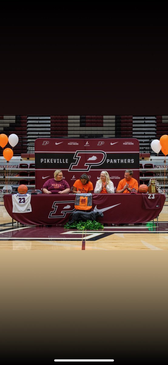 Fav thing to do off the court: Hangout w/friends, play w/my dog, &amp; to fish!!
I chose MC bc I felt like God was told me this was home! I absolutely love the coaches &amp; ASL professor!
I’m looking forward to making life long friends &amp; playing the sport I love!
Welcome Leighan!❤️🧡