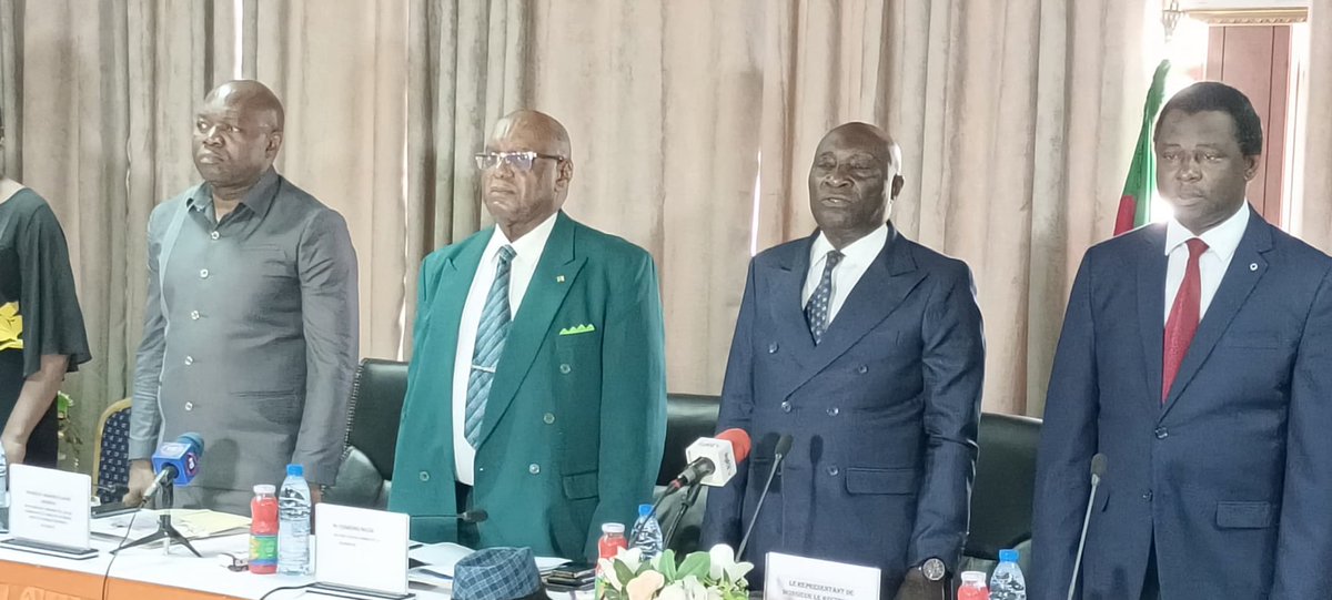 CRTV_web's tweet photo. C’était en présence du représentant du Recteur de l’Université de Yaoundé I, le Vice-Recteur chargé des Enseignements, du Vice-Recteur chargé de la Recherche et du Directeur de l'#ENSP de #Yaounde. https://t.co/0Fnb5Co5Vm