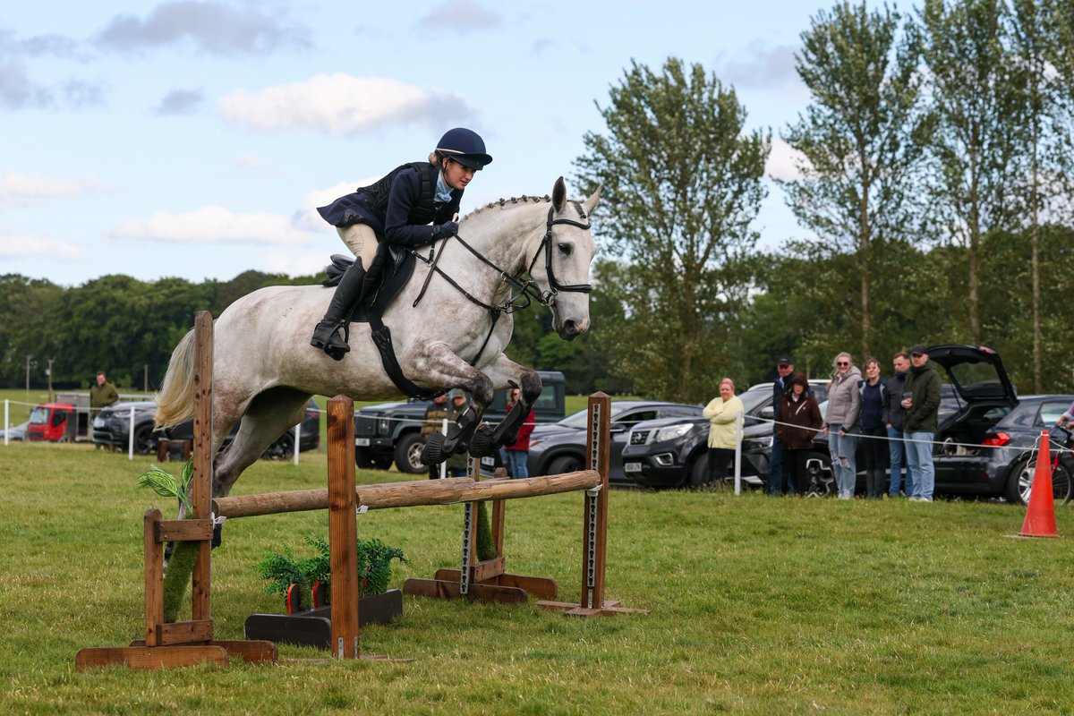 Gsxr1000UKKO's tweet photo. Belsay International Inter-Hunt Relay #horse #relay #countryside #rual #belsay https://t.co/ePZjg0I5KK