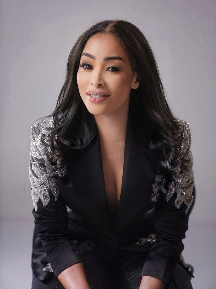 Khanyi Mbau looking absolutely stunning in latest photos..