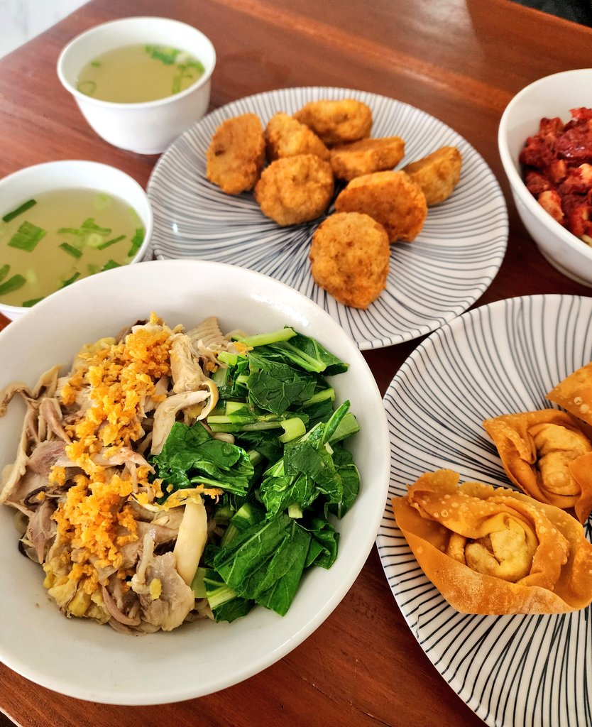 afinss's tweet photo. kelas ayam kampung ini juaranya di Purwokerto 

📍Mie Ayam Siantar &amp; Beneduplay

 https://t.co/DUupM5ARaQ https://t.co/7gnD3904qZ