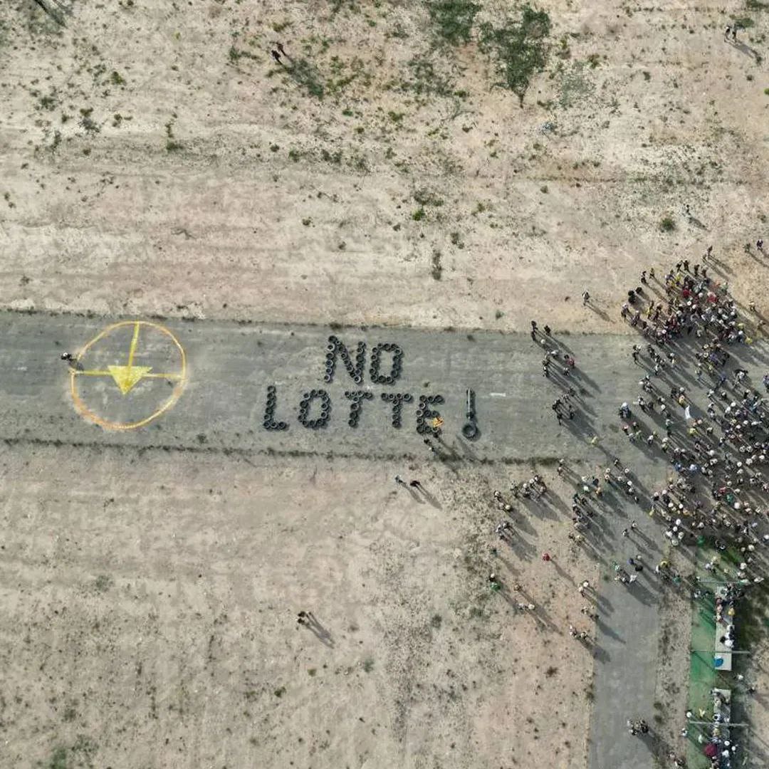 🤔 Què fa Salvador Illa a Seúl?

Reunir-se amb el CEO de Lotte Energy, l'empresa que vol instal·lar una macroplanta química a Mont Roig del Camp. 

En comptes d'anar tant lluny a reunir-te amb el gran capital, podries deixar de donar l'esquena al territori que està en contra.