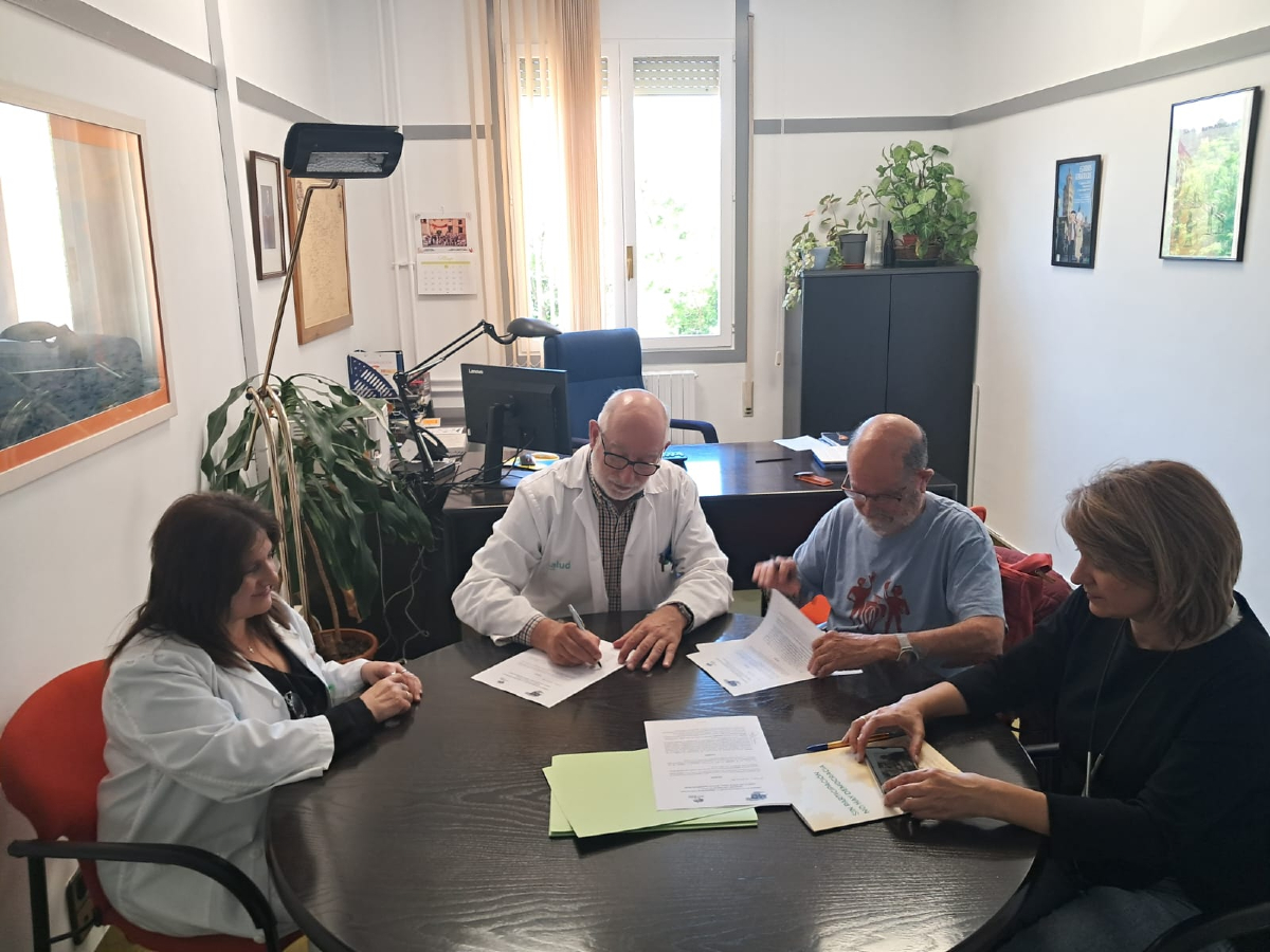 🏥El Hospital San José firma un convenio con la federación de asociaciones vecinales de Teruel para facilitar al acompañamiento de pacientes.

✅El convenio regula el voluntariado de acompañamiento a pacientes para evitar la soledad no deseada.

🔗f.mtr.cool/zqivilaeoy