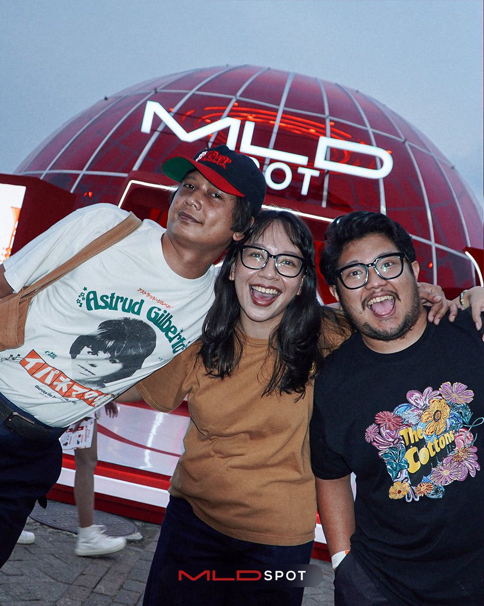 MLDSPOT's tweet photo. The last photos of our journey at BNI Java Jazz Festival 2025! Super keren lo semua emang🔥

Ada lo atau temen lo gak di sini? Coba komen kalo ada! Next year kita foto-foto lagi ok?👌🏽

#MLDSPOTJJF25 #MLDSPOT #InspiringLifestyle #InTheSpotLife #BNIJJF2025 #JavaJazzFest #JJF2025 https://t.co/zpuSQFcCaQ