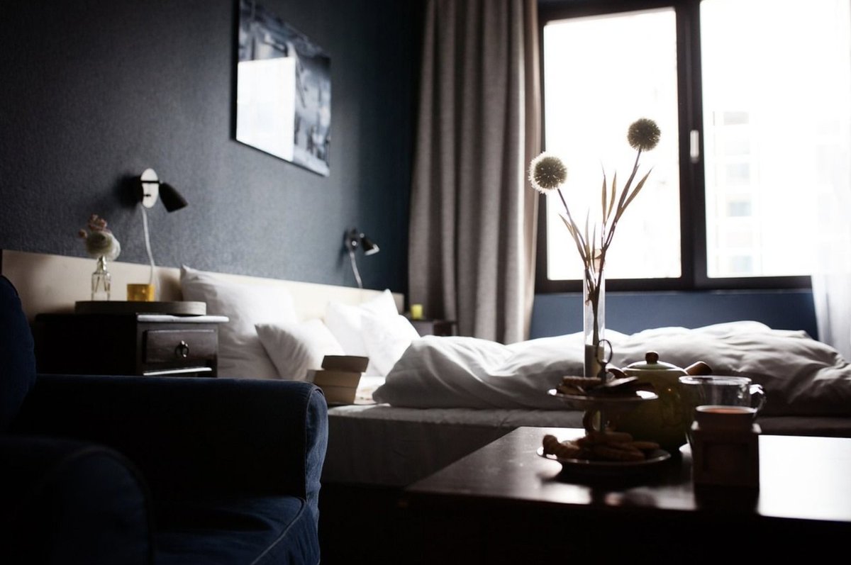 🏠 Thinking of buying or selling a home? 🤔
Hiring a real estate agent isn’t just helpful — it’s a game-changer.
✅ They bring market expertise
✅ Handle complex negotiations
✅ Save you time, money, &amp; stress
Don’t go it alone — let a PRO guide you home. #RealEstate #kwmarbella