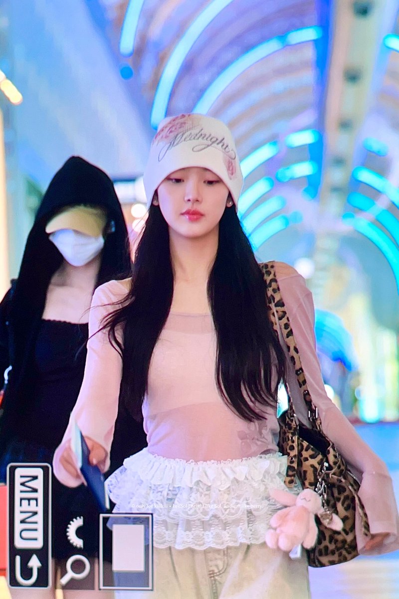 250602 KHH 프리뷰💗 #이솔 #Leesol #키키 #KiiiKiii <a href="/We_KiiiKiii/">KiiiKiii</a>