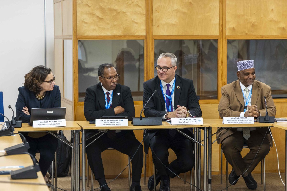 UNHABITAT's tweet photo. Displacement is not just a humanitarian issue; it’s also a development challenge.

Last week, UN-Habitat l launched a joint initiative with @Refugees &amp; @WorldBank to improve sustainable responses for refugees, IDPs &amp; host communities.

@RefugeesAfrica @FatimaMCole @malik_sajjad https://t.co/W9Wjh2cqOB