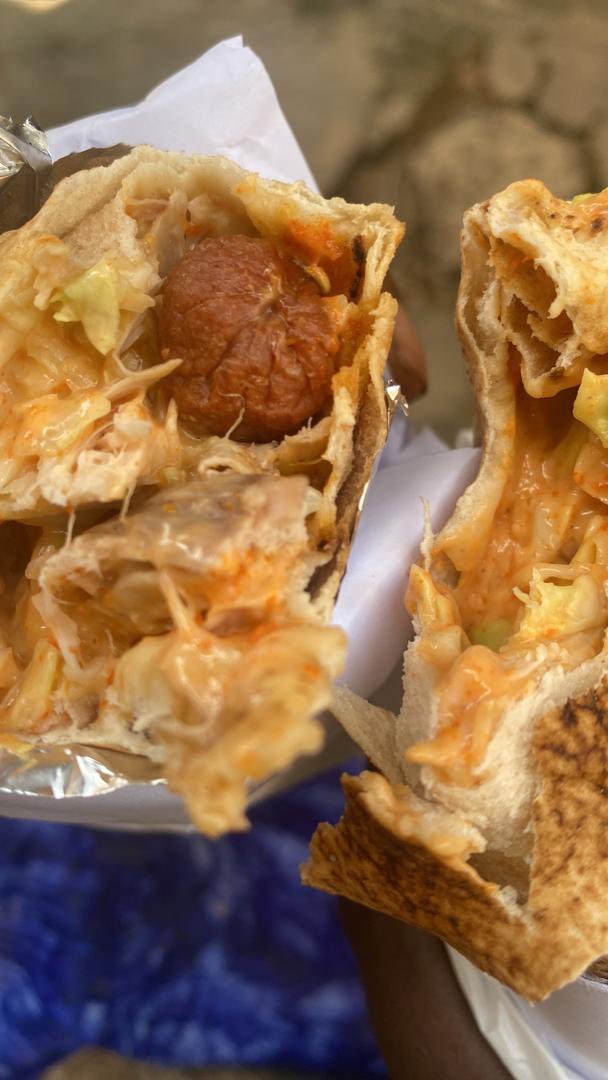 nanashawarma's tweet photo. I sell very delicious shawarma and fruit parfait in Ibadan, very affordable and yummy 

No. 1, Fadeyi street , behind Agbowo shopping complex Akintoba junction, opposite preboyes world.  Opposite always smile . Ui axis Ibadan. Nana shawarma spot 

Phone number: 08145629462 https://t.co/KdRm29aWiZ