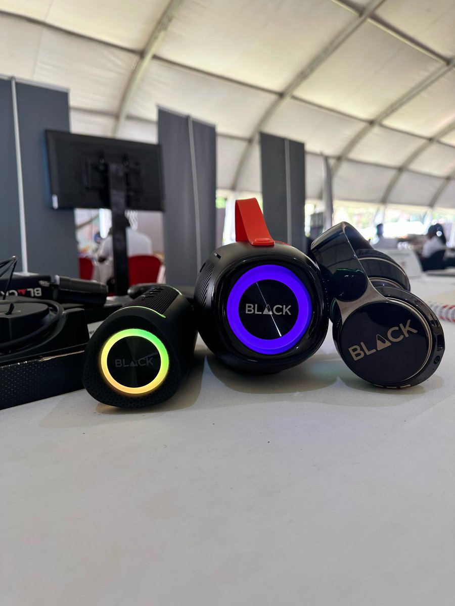 Monday in BL🔺CK 🧳🔥
Suit in by drop in your orders via their online stores at black.com