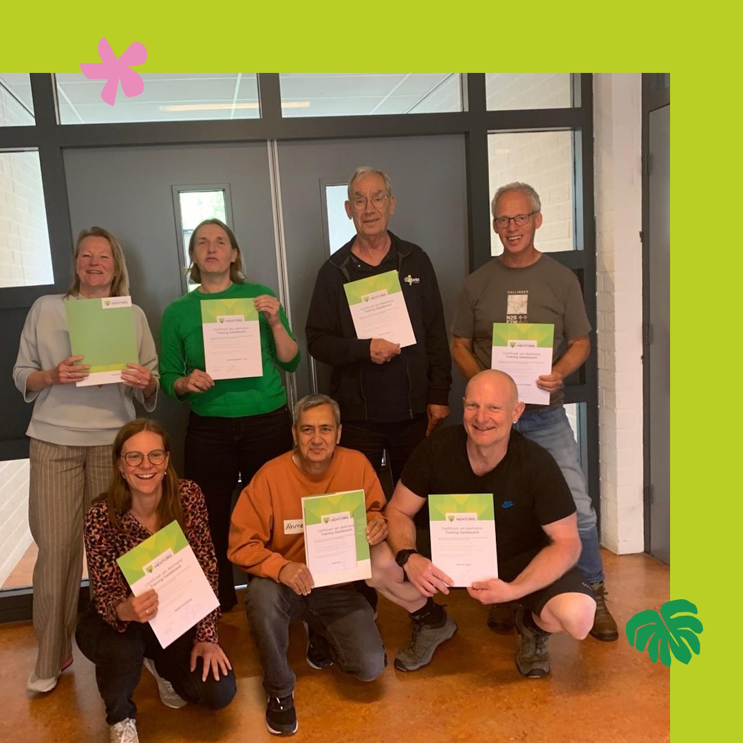 Afgelopen weken hebben onze gastdocenten een training gevolgd, gericht op het geven van gastlessen in het voortgezet onderwijs. Met deze nieuwe vaardigheden op zak staan ze nóg sterker voor de klas — klaar om jongeren te inspireren met hun kennis, ervaring én enthousiasme!