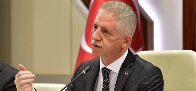 📌İstanbul Valisi Davut Gül: "Devlet sosyal medyadan yönetilmez"

📌Yanındaki çocukları olan bir şahsa Marmaray'da yapılan saldırının görüntüsünün önü ve arkası kesilerek servis edilmesi sonrası sosyal medyada oluşan linç ortamına tepki gösteren İstanbul Valisi Davut Gül, "Her