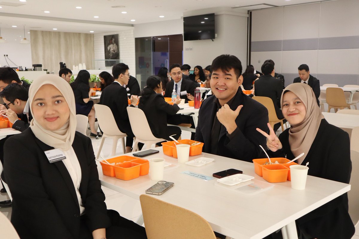 kpmg_malaysia's tweet image. The KPMG Young Star Scholarship 2025 Interview Day – Cohort 1 brought together 30+ candidates for two impactful days of assessments, networking, and insights. Graced by leadership, the event reflected KPMG’s commitment to nurturing future leaders. #KPMGImpact #ThriveWithUs