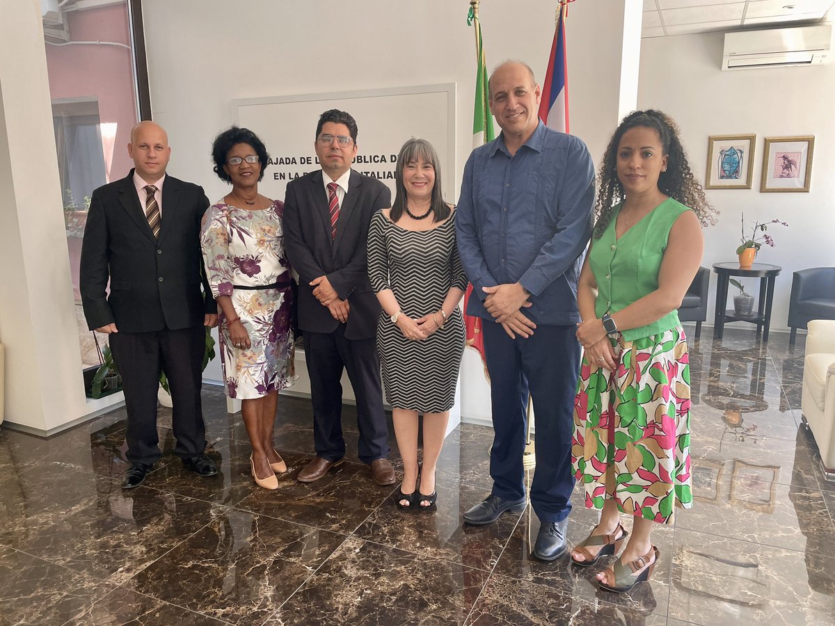 Mirta Granda Averhoff (@mirtagranda) on Twitter photo Sostuve encuentro con la delegación presidida por el viceministro de <a href="/citmacuba/">Ministerio de Ciencia, Tecnología y Medio Ambiente</a>, Rudy Montero, de visita en #Roma para desarrollar programa de trabajo con <a href="/FAOenEspanol/">FAO en español</a> e instituciones italianas. Sostuve encuentro con la delegación presidida por el viceministro de <a href="/citmacuba/">Ministerio de Ciencia, Tecnología y Medio Ambiente</a>, Rudy Montero, de visita en #Roma para desarrollar programa de trabajo con <a href="/FAOenEspanol/">FAO en español</a> e instituciones italianas.