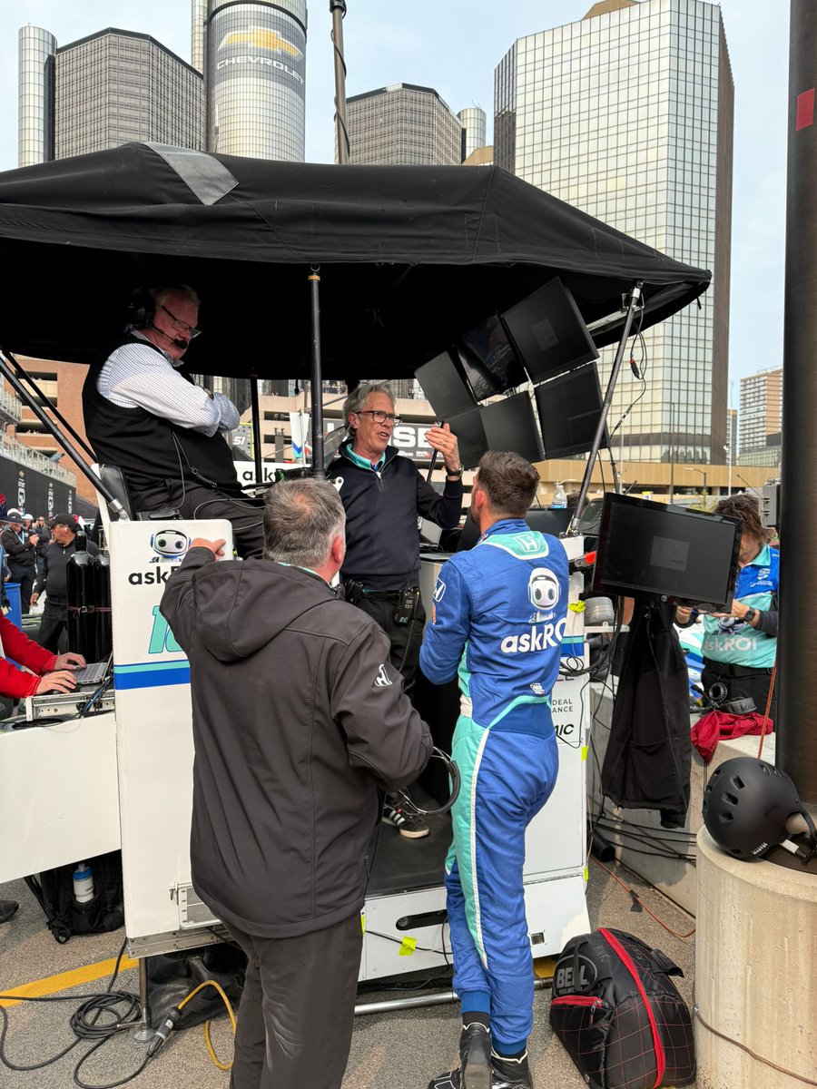 Een kapotte bougie kan iedereen overkomen, elke race. Dit is nu eenmaal een mechanische sport 🤷‍♂️

Wat ik vooral meeneem uit Detroit is de belofte: Rinus VeeKay, Michael “Einstein” Cannon en het Coynijnenhok zouden nog wel eens een heel mooie combi kunnen worden in 2025. #INDYCAR