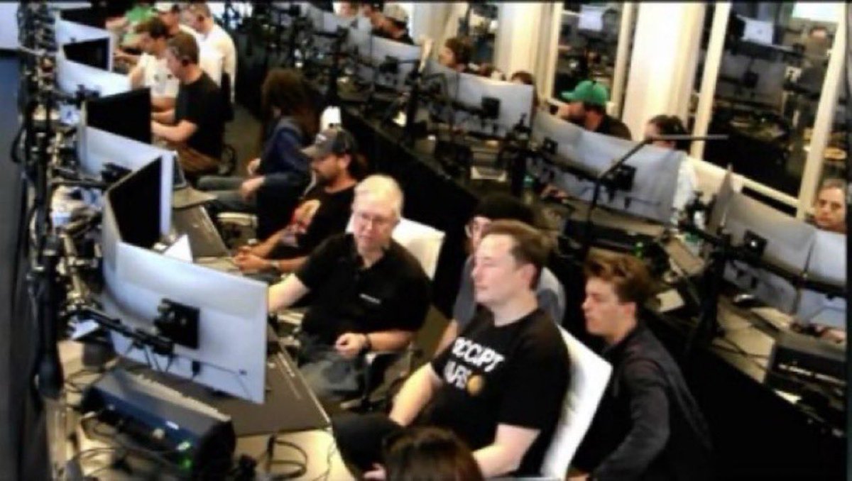 <a href="/cb_doge/">DogeDesigner</a> Elon with his son in control room…already can be engineer and work with his dad…smart boy… ❤️