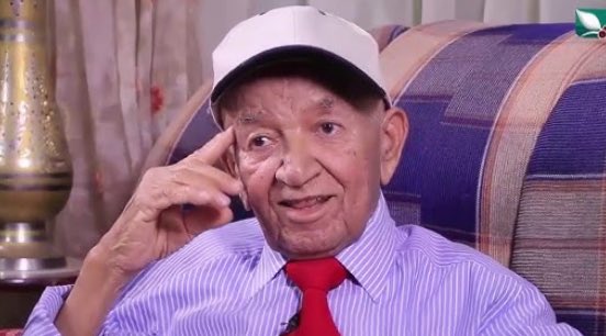 من الذاكرة: اذا سألت أحداً من اصحاب جلسة المقيل.. ماهو برنامجك اليوم..؟ يجيب قائلًا: معايا عودين سوف أتكي وأكلها..! من هنا تبرز على السطح علامة استفهام..؟من أين جاء مسمى ( عودين) الذي صار يتردد على لسان كل مولع بهذه الجلسة.. لقد ورد هذا المسمى من مدينة العدين في اليمن التابعة