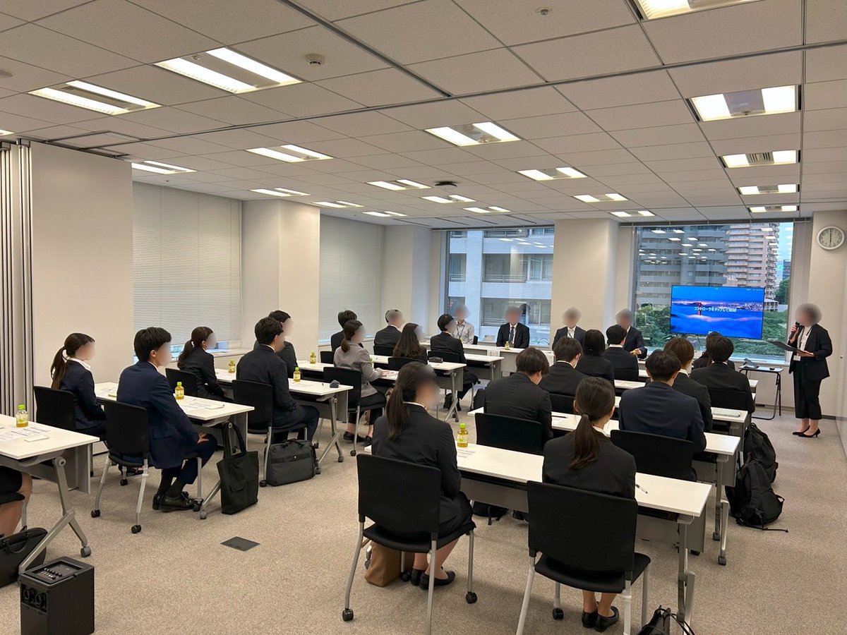 中央ロー事務所訪問サークル (@clsjhc24) on Twitter photo <a href="/VerybestLawfirm/">ベリーベスト法律事務所</a>
先日は、私たちのため貴重な機会を設けてくださり、心より感謝申し上げます。
特に、4名の弁護士の先生方それぞれが、ご自身の強みを活かしてご活躍されている姿を拝見し、貴所での働き方に大きな魅力を感じました!
今回の経験を活かし、今後の学生生活に励んでまいります。 <a href="/VerybestLawfirm/">ベリーベスト法律事務所</a>
先日は、私たちのため貴重な機会を設けてくださり、心より感謝申し上げます。
特に、4名の弁護士の先生方それぞれが、ご自身の強みを活かしてご活躍されている姿を拝見し、貴所での働き方に大きな魅力を感じました!
今回の経験を活かし、今後の学生生活に励んでまいります。