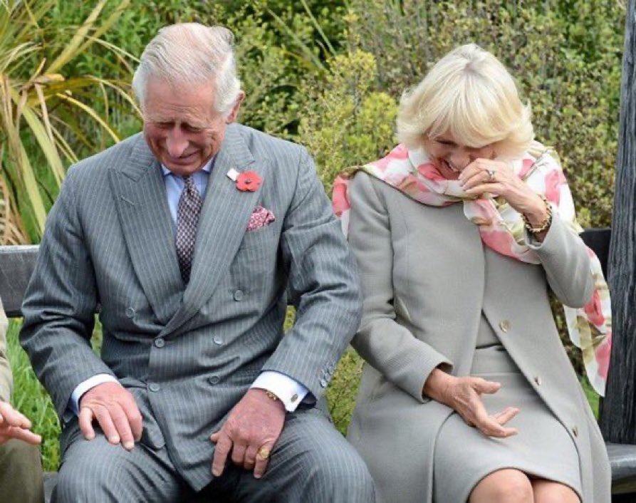 Caroline120461's tweet image. Love this photo - wonder what they’re giggling about …..