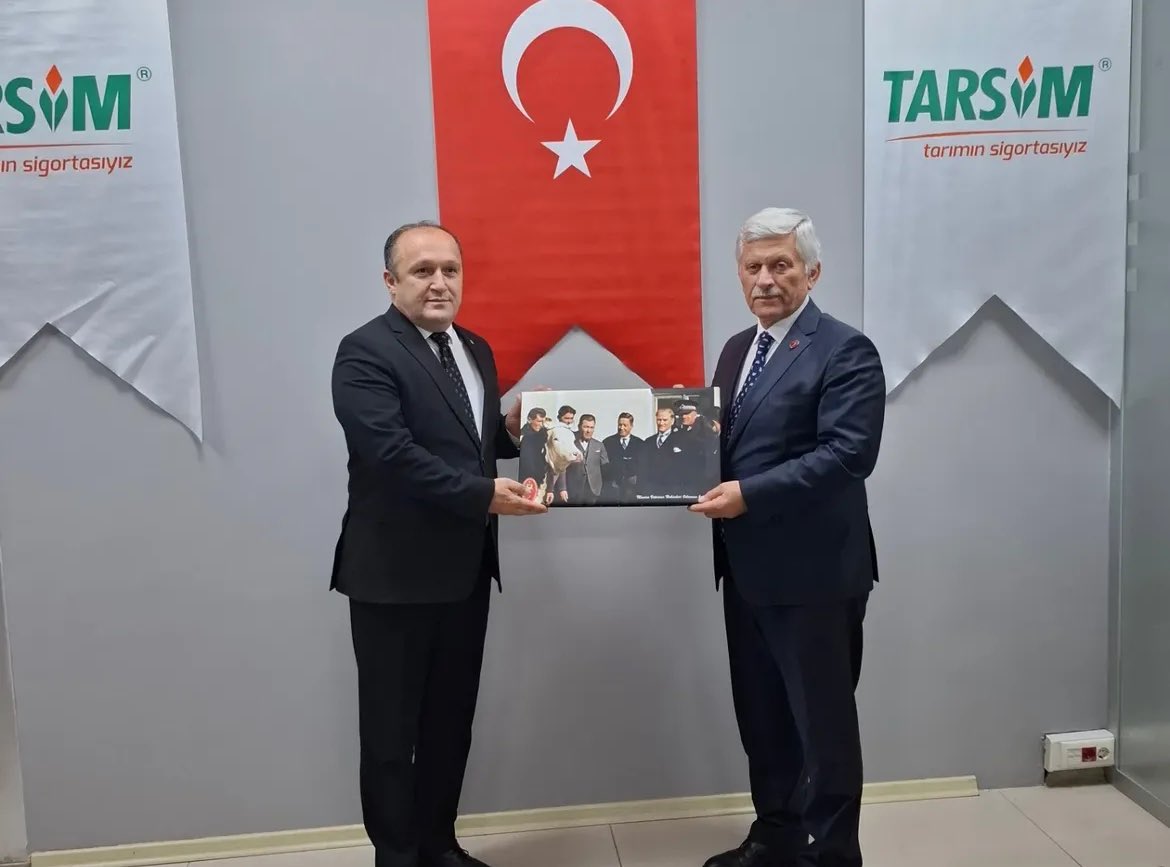 Türk Veteriner Hekimleri Birliği Merkez Konseyi Başkanı Ali EROĞLU, TVHB Yönetim Kurulu Üyeleri ve Manisa Veteriner Hekimleri Odası Yönetim Kurulumuz ile birlikte Manisa Tarsim Bölge Müdürü Müjdat CUBUKÇU'yu ziyarette bulunduk. Misafirperverliğinden dolayı teşekkür ederiz.