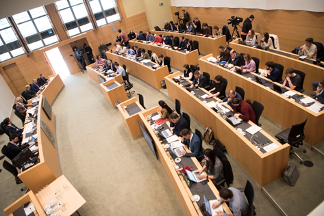 Een zeer gevulde week in de #DeKamer met vandaag al comm #Financiën voor de bespreking van het ontwerp van programmawet.
Elke dag commissievergaderingen, donderdag plenaire om 14.15 uur
Volledige agenda &gt; tinyurl.com/34s95kep