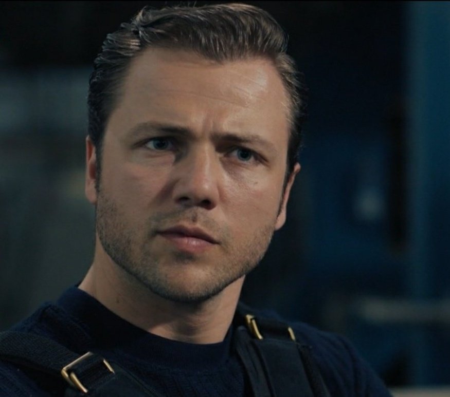 ilk sezon hariç bu tarihlerde ilk defa bu kadar yüksek aldığını görüyorum, tek sebebi de bu üçlünün aşırı sevilmesi ve kötülerin sonunun gelmesi..tabi kıymet bilen yok o ayrı

#teşkilat