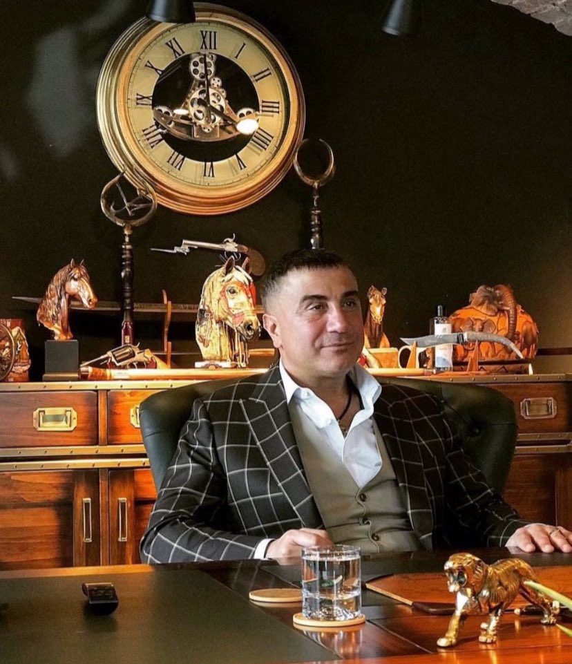 “Sokaklar Karıştı, Adalet Sustu.
Bu Ülkeyi Ayağa Kaldıracak Olan da Söz Geçirecek Olan Da 
Kıymetli REİSİM @Sedat_Peker ‘dir.”

BİR UMUTTUR YAŞAMAK
REİS SEDAT PEKER

#SedatPEKER 👑