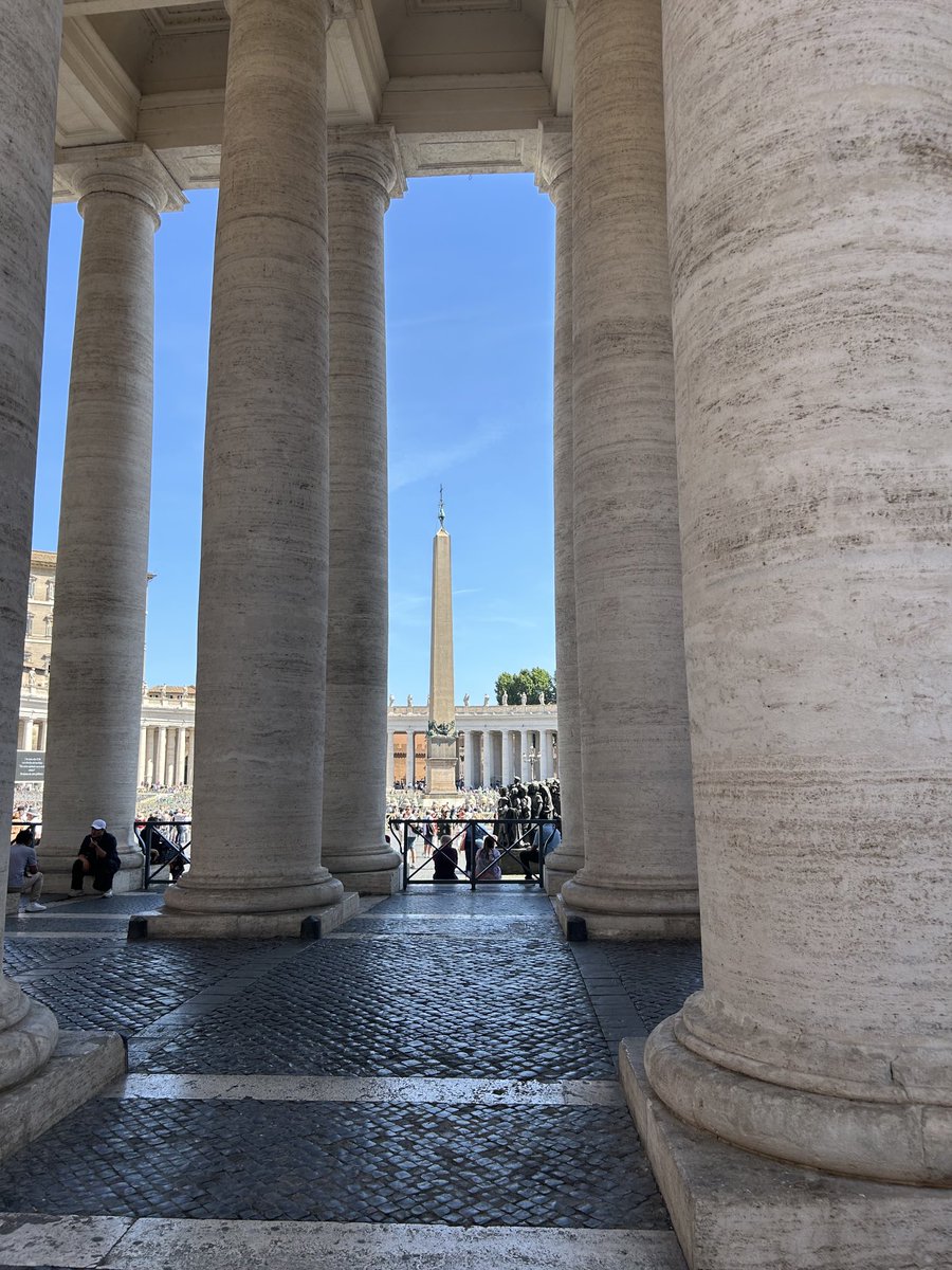 _KevinBush_'s tweet photo. #Vatican https://t.co/X4BkP5cqTc