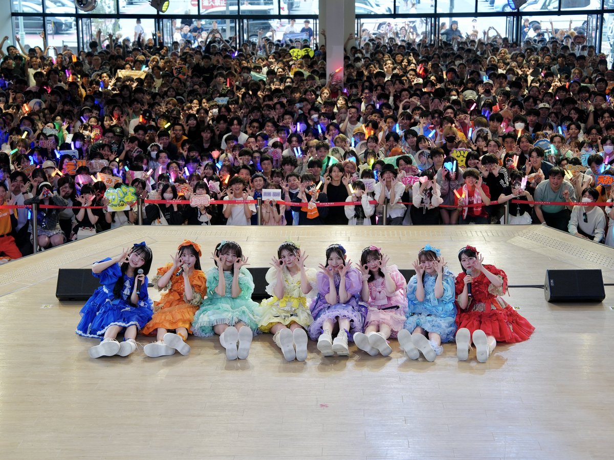 CUTIE STREET【Official】 (@cutie_street_) on Twitter photo 🔥🎉大阪 2500人 集合写真🎉🔥
CUTIE STREET in セブンパーク天美🌸
🌈右・左・正面・正面🌈
平日 月曜日にも関わらず❣️
お越し頂きありがとうございました💫
▼全国ツアー/全国リリイベ🇯🇵
cutiestreet.asobisystem.com
▼楽曲を聴く🎧
kawaii-lab.lnk.to/Cant_we_just_b…
❤️佐野愛花 <a href="/aika_cs1126/">佐野 愛花 (CUTIE STREET)</a>
💚板倉可奈 🔥🎉大阪 2500人 集合写真🎉🔥
CUTIE STREET in セブンパーク天美🌸
🌈右・左・正面・正面🌈
平日 月曜日にも関わらず❣️
お越し頂きありがとうございました💫
▼全国ツアー/全国リリイベ🇯🇵
cutiestreet.asobisystem.com
▼楽曲を聴く🎧
kawaii-lab.lnk.to/Cant_we_just_b…
❤️佐野愛花 <a href="/aika_cs1126/">佐野 愛花 (CUTIE STREET)</a>
💚板倉可奈