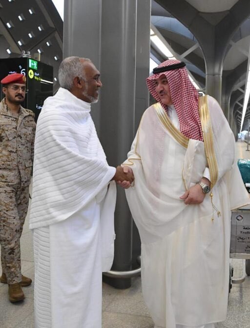 ފޭކް އަދި އޮރިޖިނަލްގެ ތަފާތު ޑރ <a href="/MMuizzu/">Dr Mohamed Muizzu</a>
އަށް މިހާރު ވަކިވާނެކަމަށް އުއްމީދުކުރަން.

ރިއަލް ޕްރިންސް👇                   ފޭކް ޕްރިންސް 👇