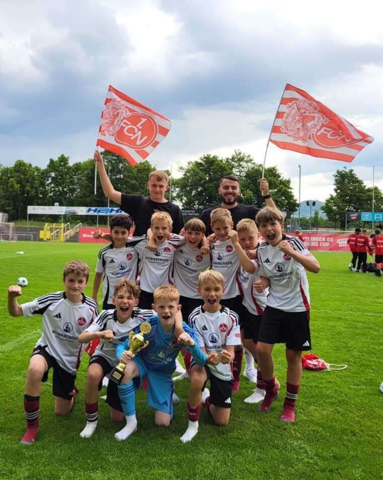 fcn_nachwuchs's tweet photo. Starkes Wochenende im #ClubNachwuchs!💪
➡️ #FCNU14 bleibt ungeschlagen bei Testspielen.👀
➡️ #FCNU13 und #FCNU10 holen Bronze.🥉
➡️ #FCNU12 wird 4. beim Kreispokalfinale.👏
➡️ #FCNU11 sichert sich zweiten Platz.🥈
Zum Rückblick:
👉 https://t.co/qoslsoQ0NN
#fcn | #clubnachwuchs https://t.co/mbtKfgclA6