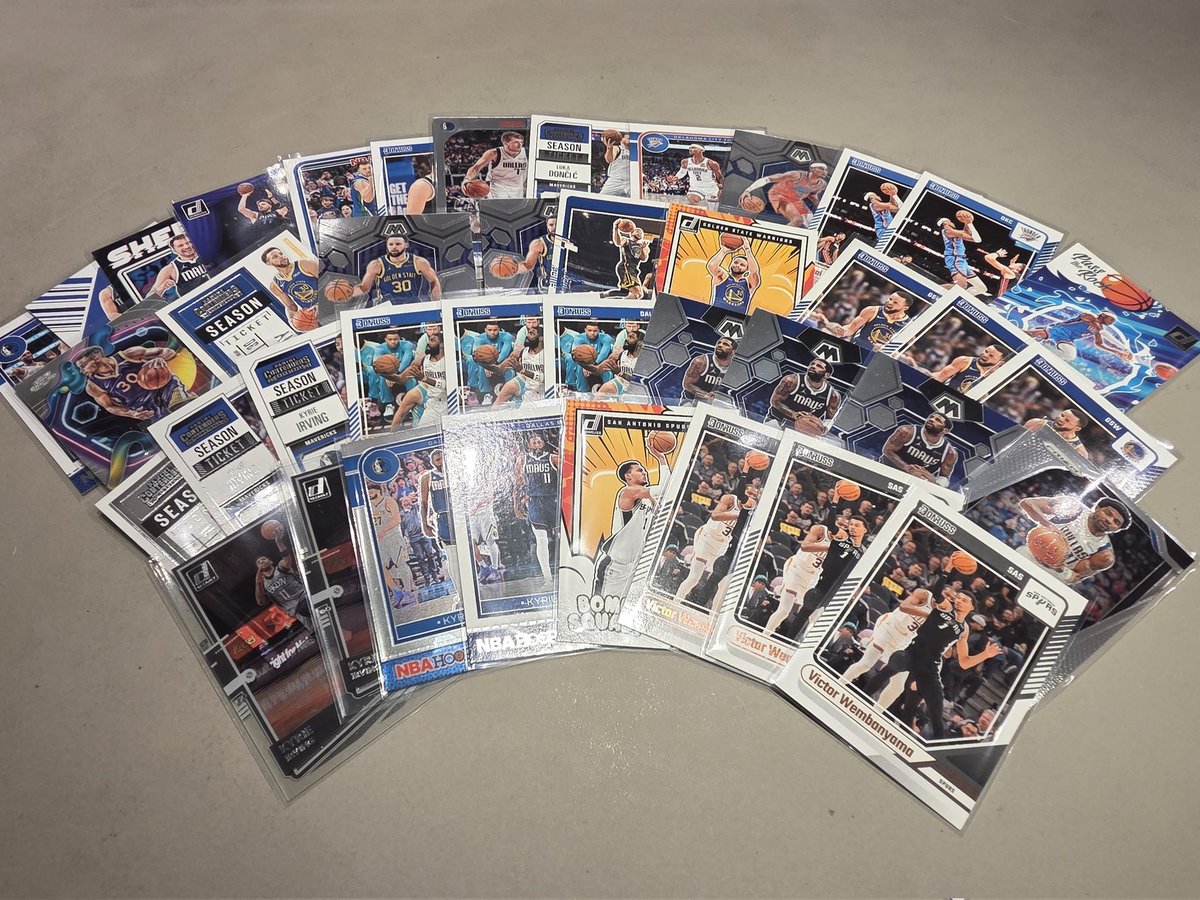 mint_nagoya's tweet image. 【MINT名古屋店 情報】

NBAストレージに大量追加しました‼️🏀
#KyrieIrving #LukaDoncic #StephenCurry 等、
人気選手を多数追加いたしました✨

気になる方はお早めに‼️⚠️
#MINT名古屋店 までお越しください👍

#大須 #栄 #バスケ