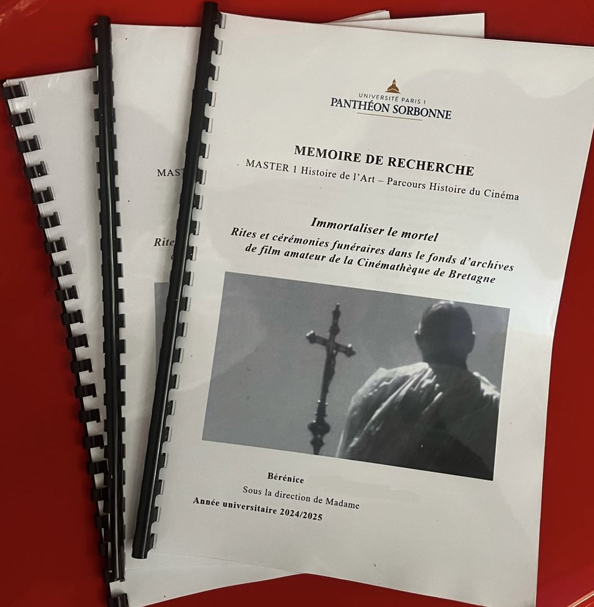 le bébé était non désiré , la grossesse m a fait perdre 50% de ma masse capillaire, j ai fait une dépression nerveuse , ghosté tt mon entourage… (liste non exhaustive) mais voilà j’ai accouché 🙏🙏🙏🙏🙏