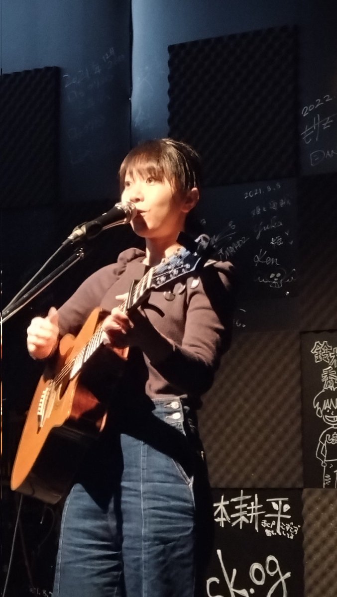 yas0111sun0923's tweet photo. 2025年5月31日(土)
瓜連AMAYA★SPACE
"土曜の夜は魂の叫びを"
夢奈(和歌山)
夢奈(せりな)ちゃんの唄声素敵だった〜😍😍😍初めてだったけど魅了されました✨✨✨
終演後に色々お話してくれてありがと〜❤
#夢奈
#AMAYASPACE
#土曜の午後は魂の叫びを
#日々かりめろ https://t.co/DUtgfOueQA