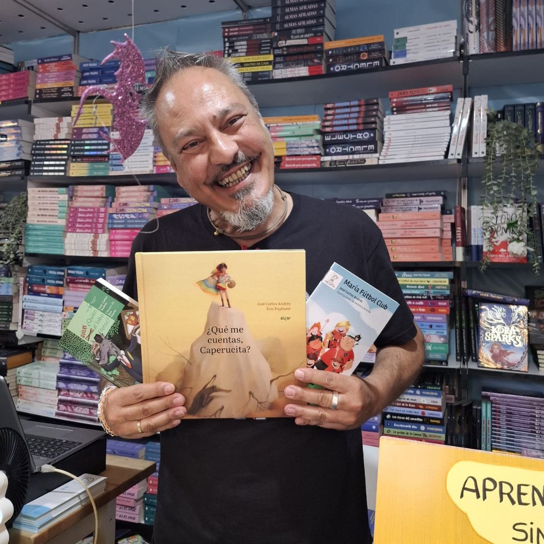 Algar Editorial (@algareditorial) on Twitter photo ¡Gracias! A todas las personas que os habéis acercado a nuestra caseta en la <a href="/FLMadrid/">Feria del Libro de Madrid</a>, que habéis venido en busca de la firma de nuestros autores, o que habéis elegido uno de nuestros títulos para llevaros a casa.
¡Recuerda! Estamos en la caseta 350, bloque 21B. 📚 ¡Gracias! A todas las personas que os habéis acercado a nuestra caseta en la <a href="/FLMadrid/">Feria del Libro de Madrid</a>, que habéis venido en busca de la firma de nuestros autores, o que habéis elegido uno de nuestros títulos para llevaros a casa.
¡Recuerda! Estamos en la caseta 350, bloque 21B. 📚
