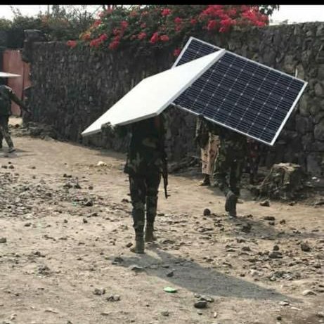 Under #Tshisekedi’s rule, the #DRC faces a predatory regime.

While soldiers go hungry, often receiving food only 15 days a month, massive sums are being embezzled in Kinshasa.

As those at the front starve, millions are siphoned off by elites.
Yet the regime focuses on blaming