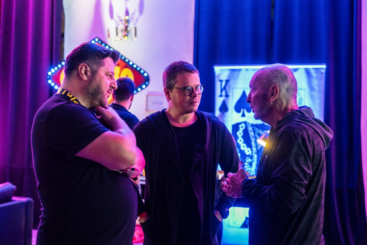 KrakowHUB's tweet photo. Legends at our latest VIP party! 🔥 We had the honor of hosting @jarokrolewski  (President of Wisła Kraków), @PeterMooreUSA   (ex-Liverpool, Sega, EA Sports), and Zbig John Woznowski (CEO of RealityGames)
Games, football, bold ideas — what a night. 👏
#realitygames #VIPparty https://t.co/ofHJiwenoR