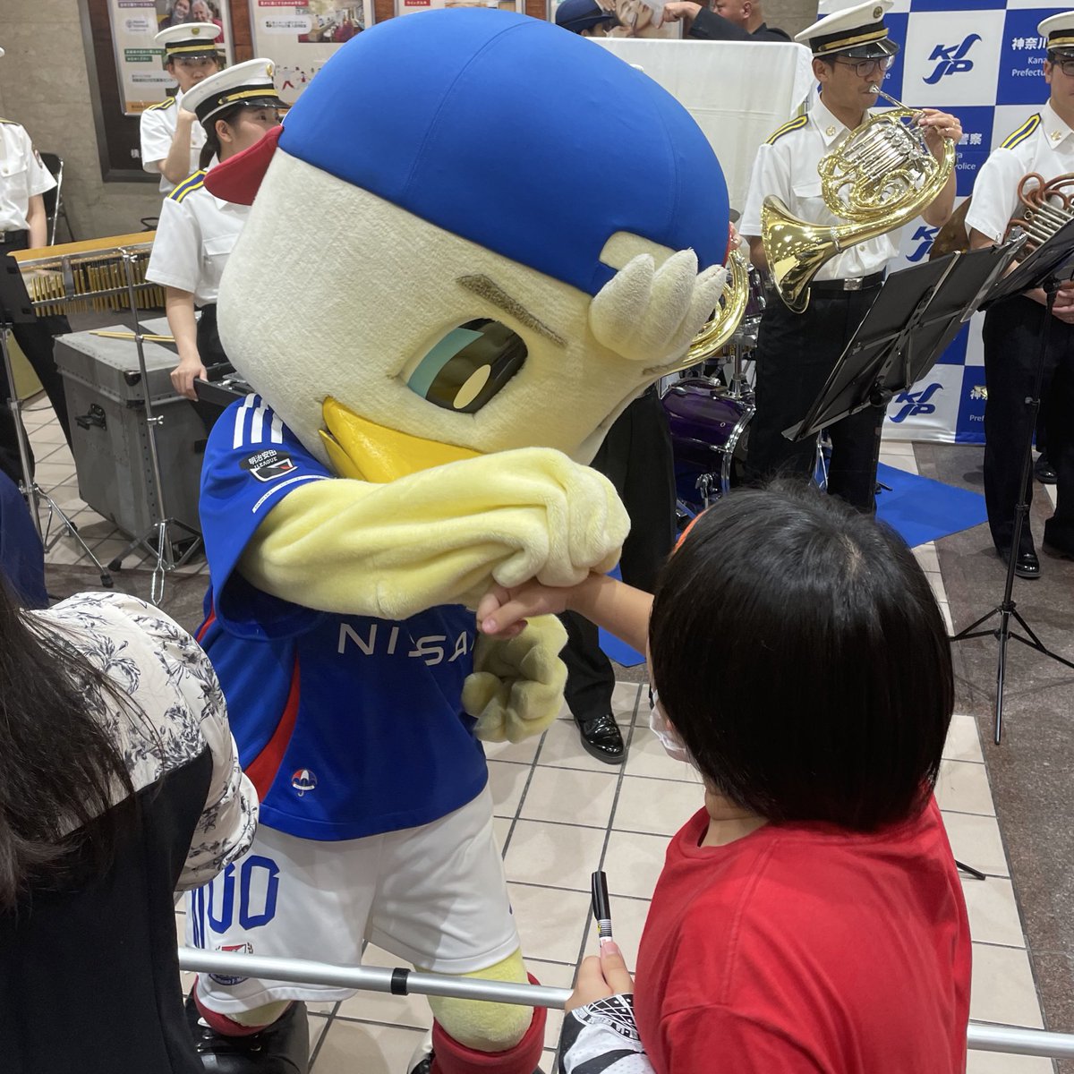 marinosuke_yfm5's tweet photo. ぼくもキャンペーンに
さんかしてきたよぉぉぉ🫡

"痴漢・盗撮"はゆるさない❗️
みんなで安心安全な
#ホームタウン にしていこぉぉぉ✊🏻⚓️

💭パギくんのせいふく
かっこよかったぁぁぁ👮🏻‍♂️❤️‍🔥

#fmarinos @pagi1222 https://t.co/HWcLsiXh6b