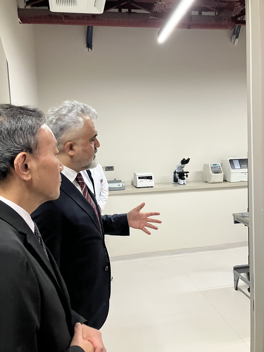 JaponyaBE's tweet photo. 30 Mayıs’ta Hasvet Ratem Ankara Radyoloji Tanı ve Eğitim Merkezi’nin açılışına katıldım. Bu merkezde Fujifilm’in tıbbi görüntüleme cihazları kullanılacaktır. Merkezin, pek çok can dostumuz ve sahiplerinin gülümsemesine vesile olmasını temenni ediyorum.-Büyükelçi KATSUMATA https://t.co/sE9BtBeeeu