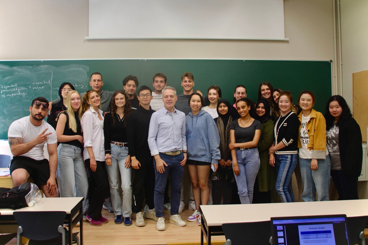 Javi_Cebollada's tweet photo. Fin de curso 2024-25 de las asignaturas Marketing Management I del Doble Grado de ADE y Economía Internacional de la @UPNA Marketing del Master in Management, Organization and Business Economics (#MMOBE), un programa conjunto de tres universidades ... https://t.co/9Gnt9mQUOc