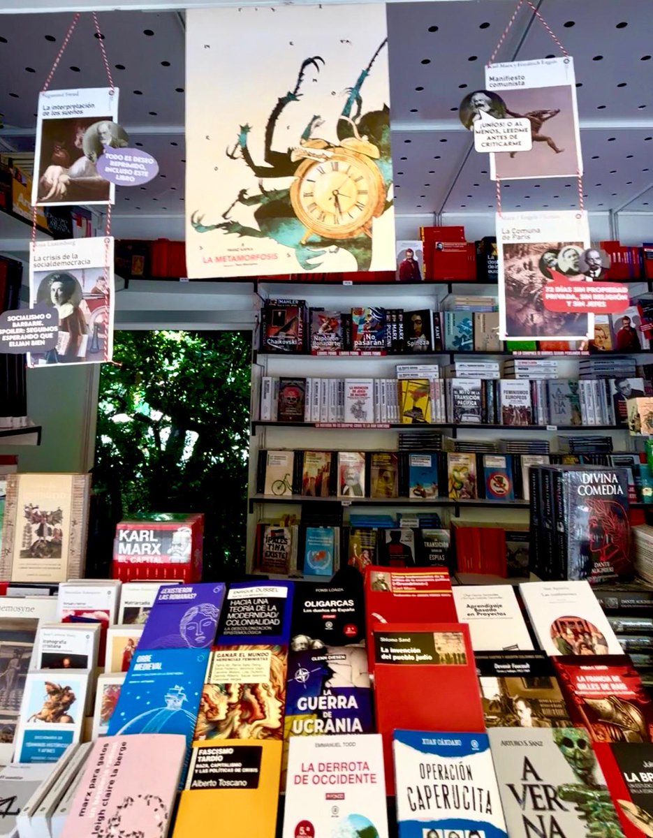 EDICIONES AKAL (@akaleditor) on Twitter photo ⚠️ No somos peligrosos. A menos que leas lo que vendemos.
📍 Por si acaso, os esperamos en la caseta 3️⃣4️⃣5️⃣ de la <a href="/FLMadrid/">Feria del Libro de Madrid</a>. ⚠️ No somos peligrosos. A menos que leas lo que vendemos.
📍 Por si acaso, os esperamos en la caseta 3️⃣4️⃣5️⃣ de la <a href="/FLMadrid/">Feria del Libro de Madrid</a>.