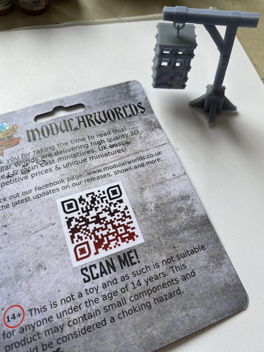 Of course what else would you buy but a hanging cage? This will be useful in quite a few miniatures games I’m sure! I picked this up from @modularworlds Thanks guys!