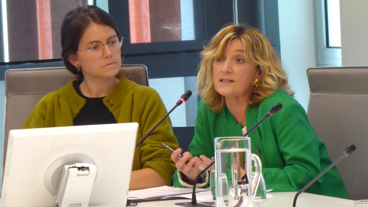 Zainketa eta Gizarte Politiketako diputatu Maite Peñaren agerraldia-La diputada de Cuidados y Políticas Sociales, Maite Peña, informa sobre la construcción del Residencial Arbes en Irun / Irungo Harrera Sareko Kideen agerraldia
jggipuzkoa.seneca.tv/watch?id=MzZjO…