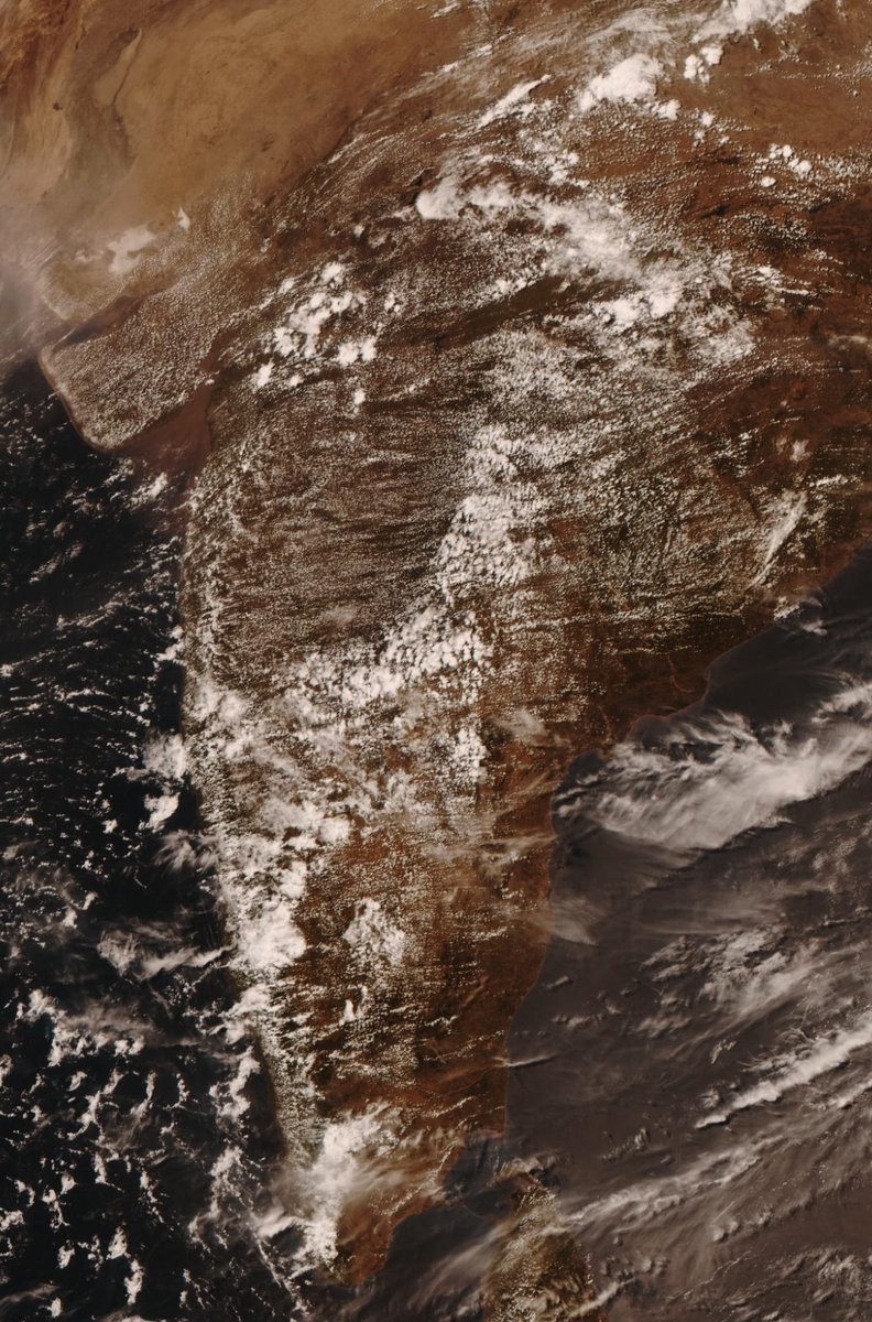 shetty_athreya's tweet photo. Proper #Monsoonal south westerlies covering large parts of the nation today!
It's a shame we're in a Weak Phase currently, had it been raining nicely most of the country could be covered by the NLM line 😲
Instead, lovely 'Cloud Streets' from a Satellite view 😍 https://t.co/1eT8Xwxolr