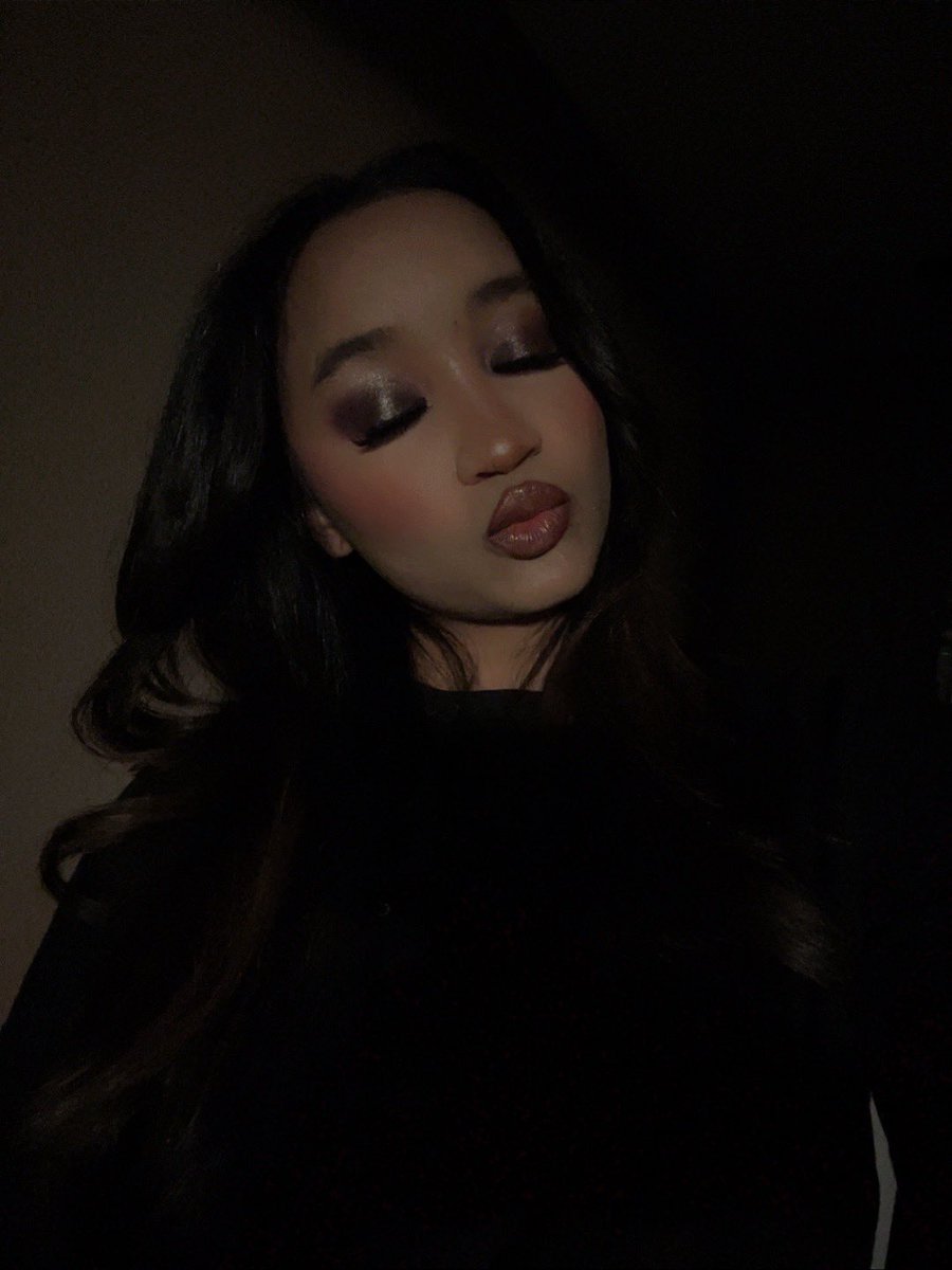 fugaized's tweet photo. maybe eyeshadow is kinda cutee😸🩶 https://t.co/lY0Rubwjbm